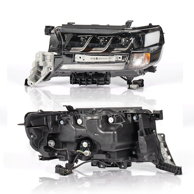 Modifioitu kolmesilm&auml;iset ajovalot autoon Toyota Land Cruiser LC200 2016 