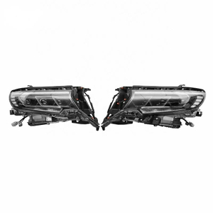Far&oacute;is LED de tr&ecirc;s lentes para Toyota Prado 2018