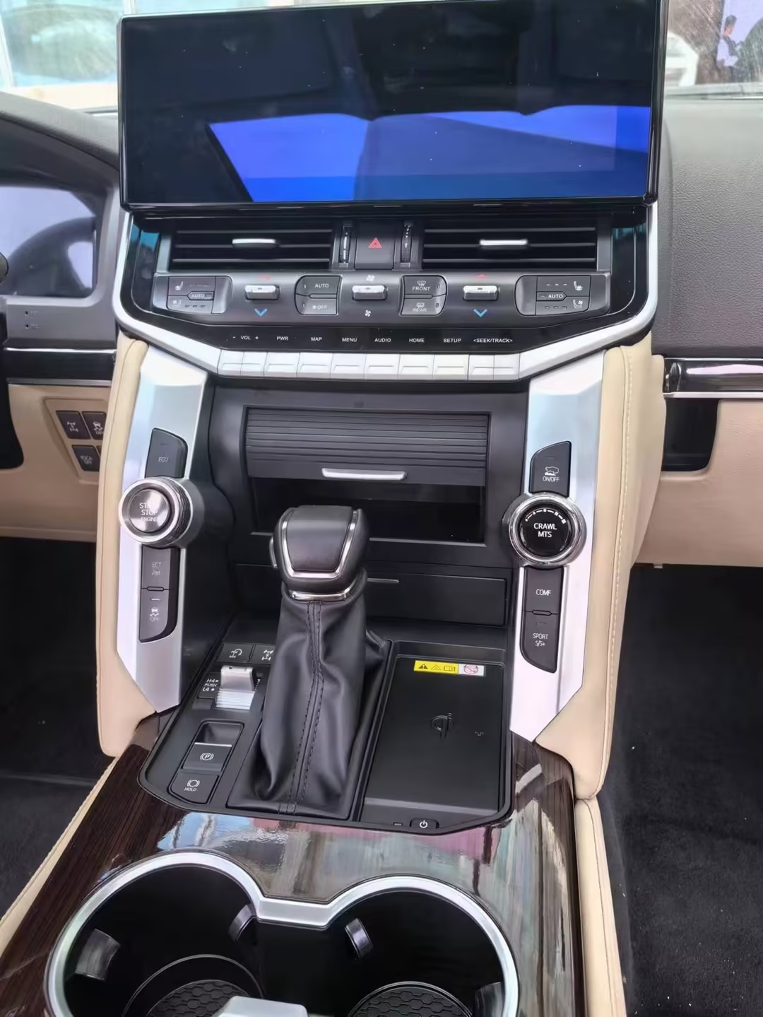 Toyota Land Cruiser LC200 Interior Accessories Mag-upgrade sa LC300 