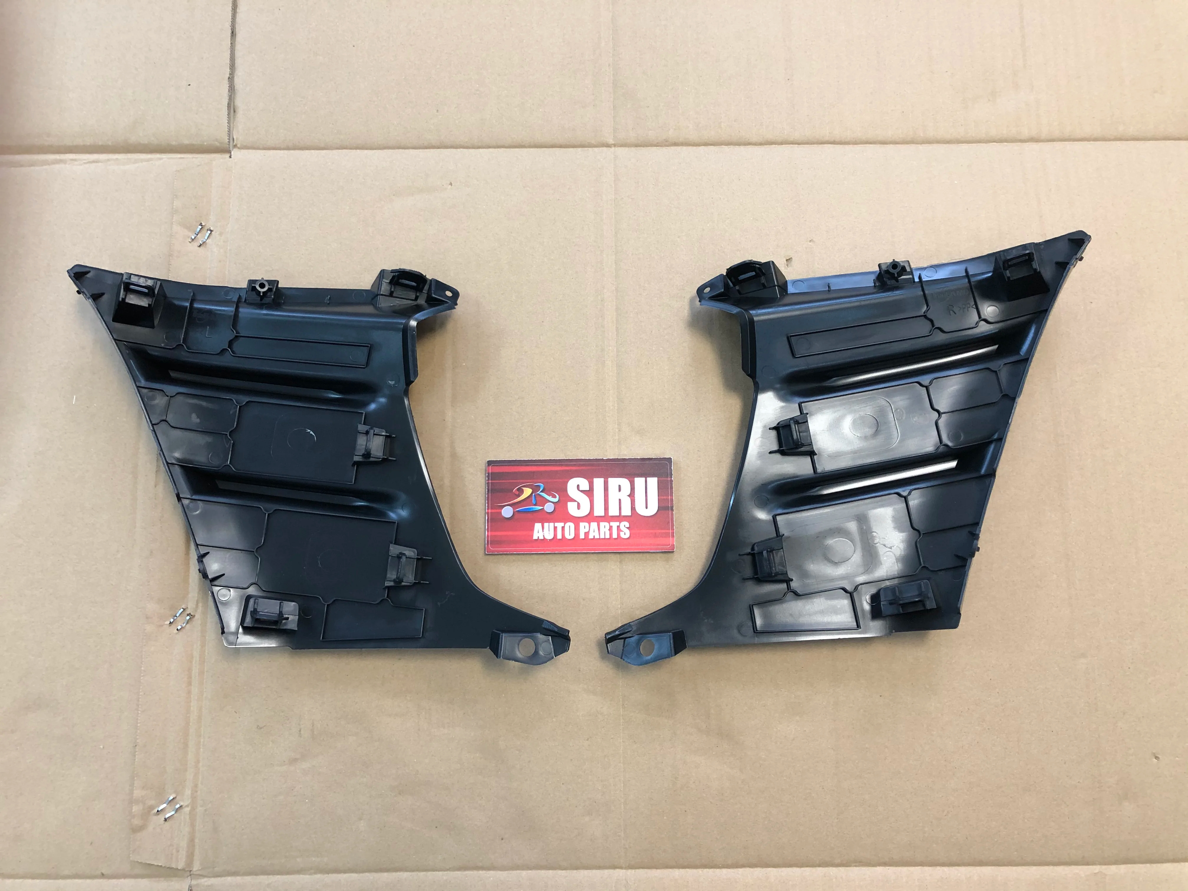 トヨタ ハイラックス GR スポーツ 2023 ボディキットへのアップグレード