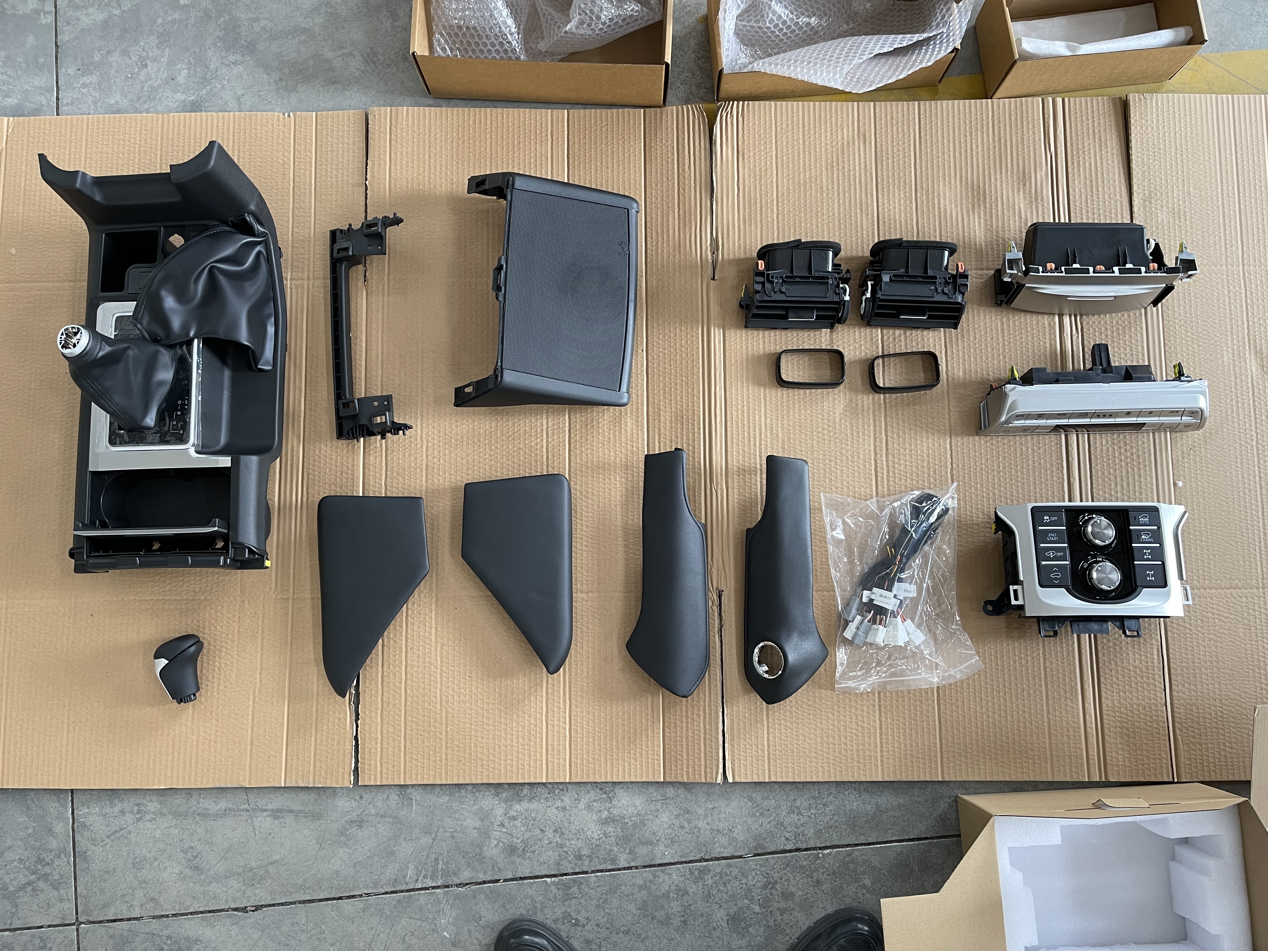 Toyota Land Cruiser Prado дотоод заслыг шинэчлэх иж бүрдэл