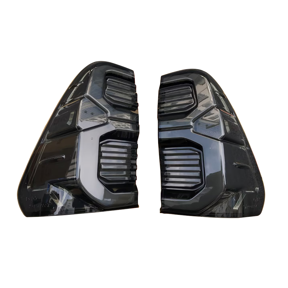 Toyota Hilux Pickup 2016 2020 GR Przydymiona/czerwona lampa tylna LED Tylne światło 