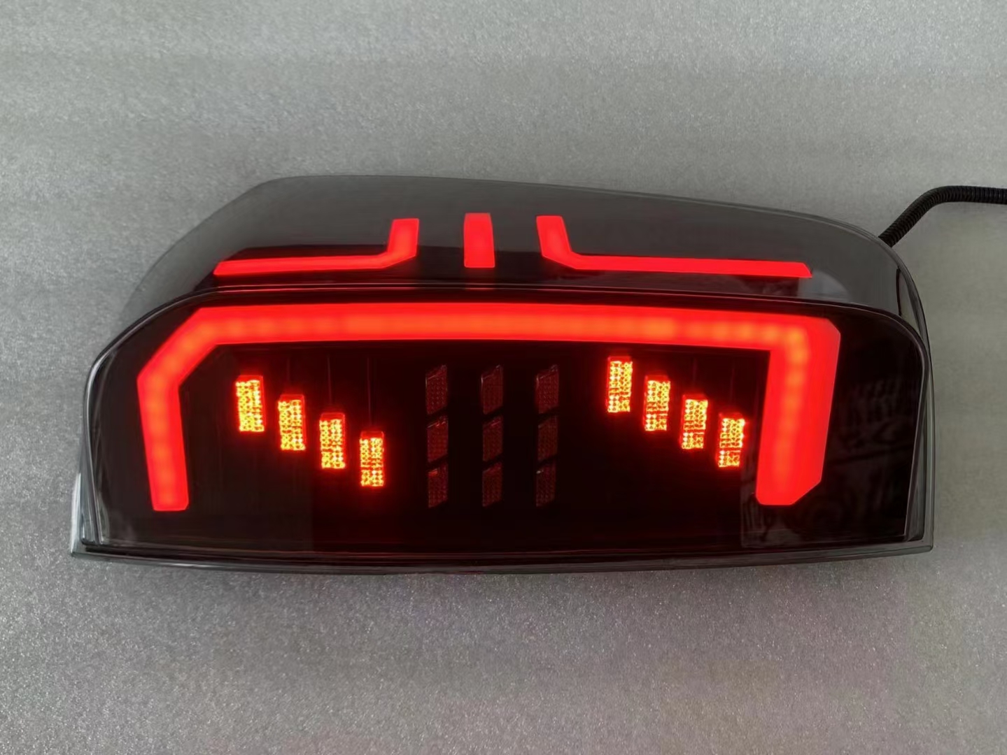 I-Car LED Modified Tail light Rear Turn Signal Indicator I-Lamp Brake Reverse Lights ye-Nissan Navara 2015-2016