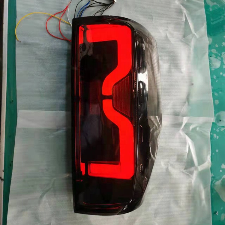 Factory Ford Ranger Taillights Taillights Tiwakọ ẹhin, Brake, Yiyipada, ati Tan Awọn imọlẹ ifihan agbara fun T6 T7 T8