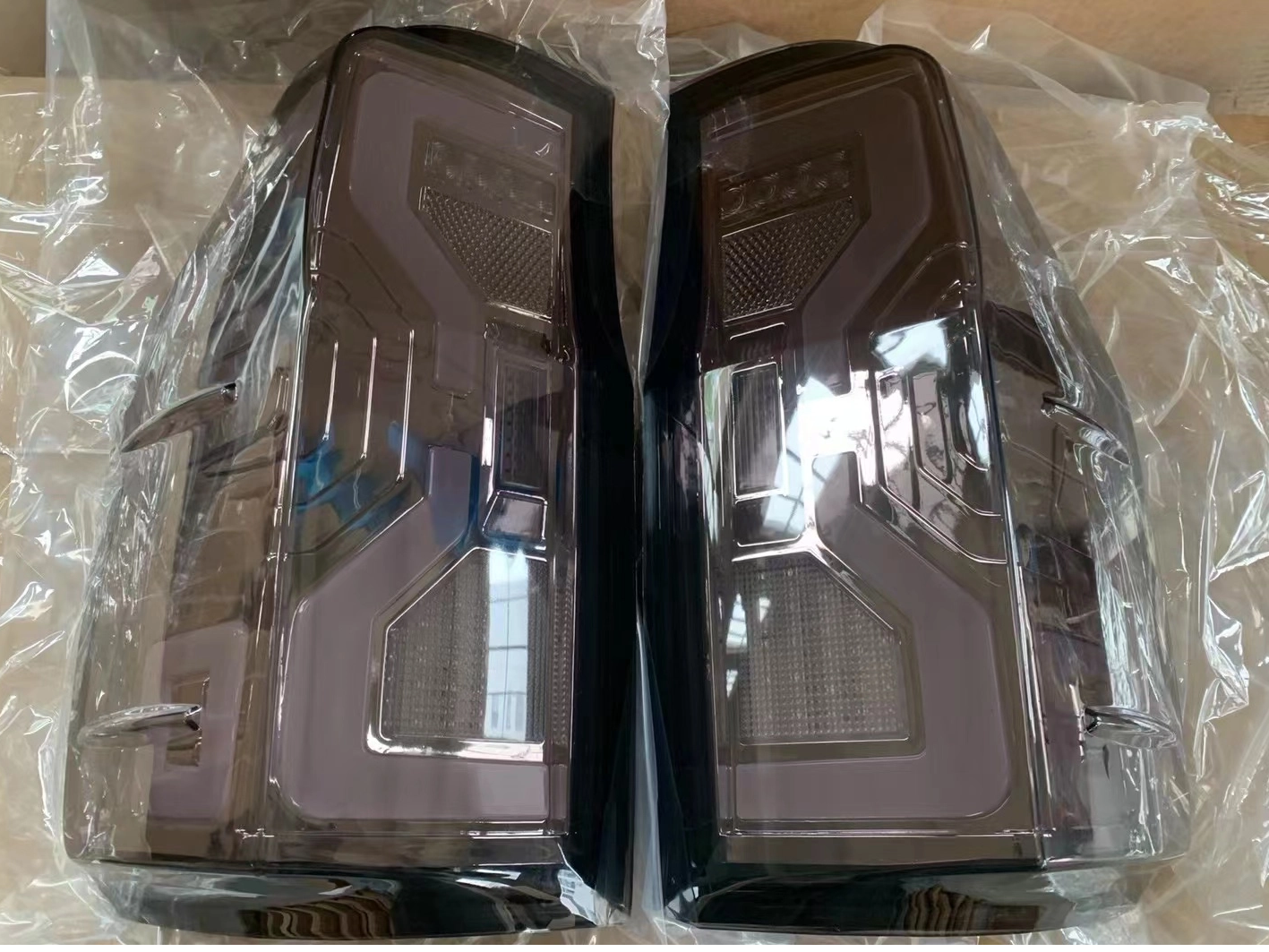 Factory Ford Ranger Taillights Taillights Tiwakọ ẹhin, Brake, Yiyipada, ati Tan Awọn imọlẹ ifihan agbara fun T6 T7 T8