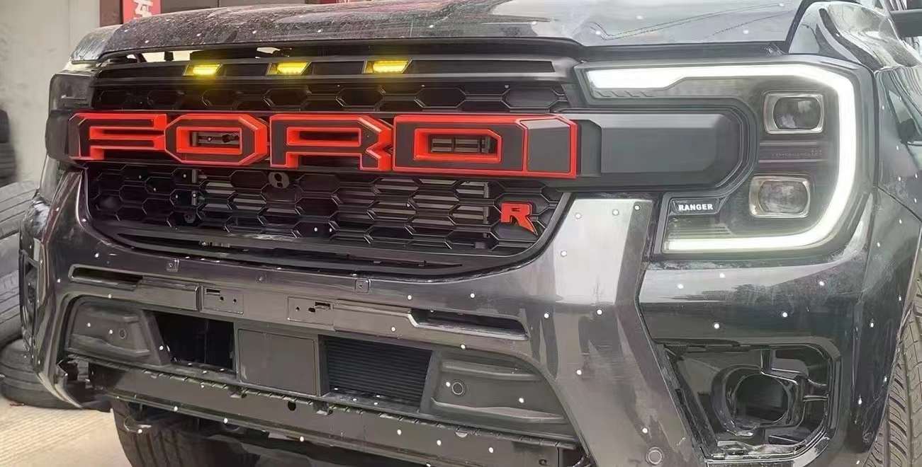 Ford Ranger 2022 Calandre modifi&eacute;e Lettre R