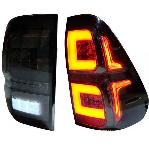 Модифицированные задние фонари для Toyota Hilux Revo 2016