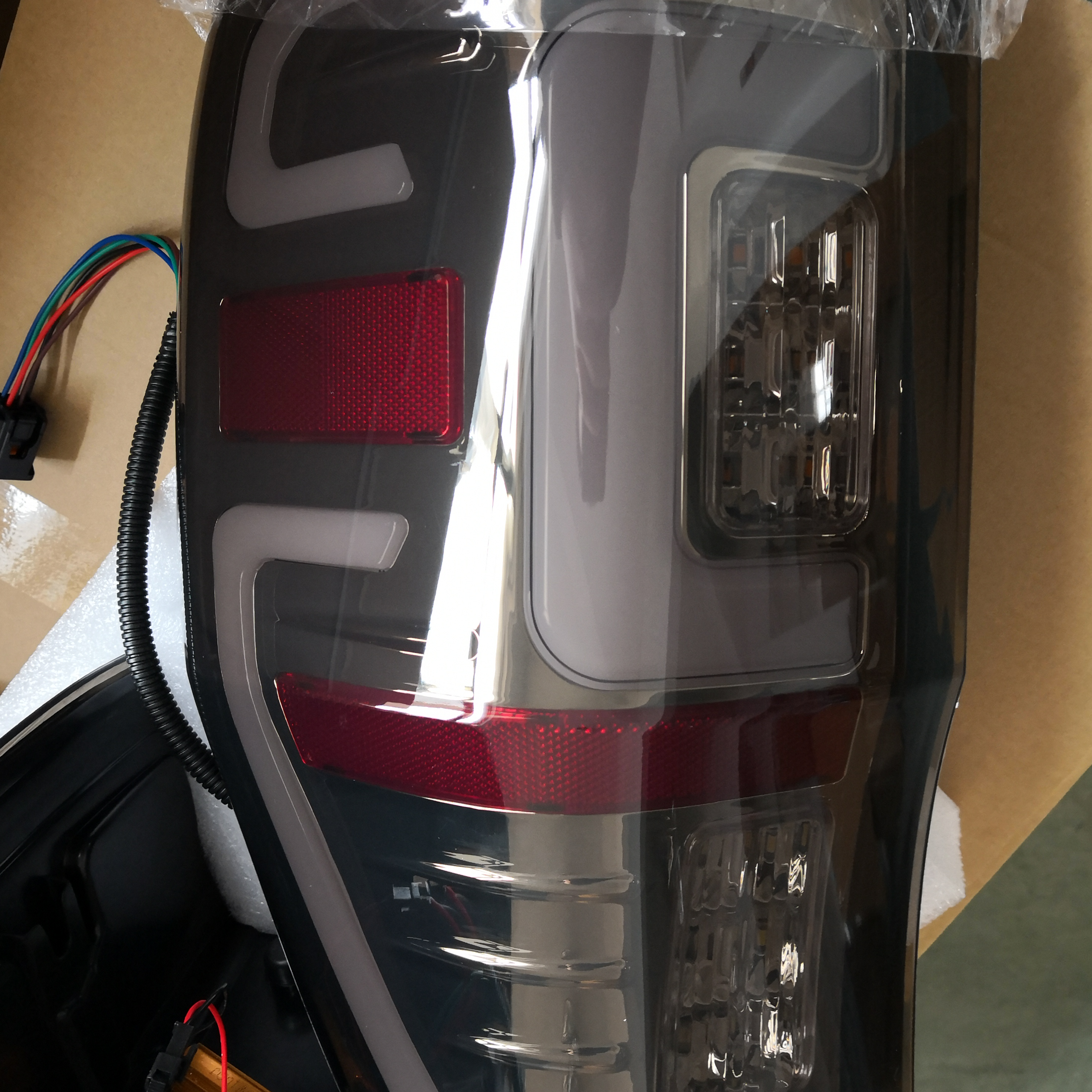 Lampu Belakang LED untuk Ford Ranger: Lampu Pemanduan Belakang Termaju, Brek, Undur dan Lampu Isyarat Belok untuk T6, T7, T8