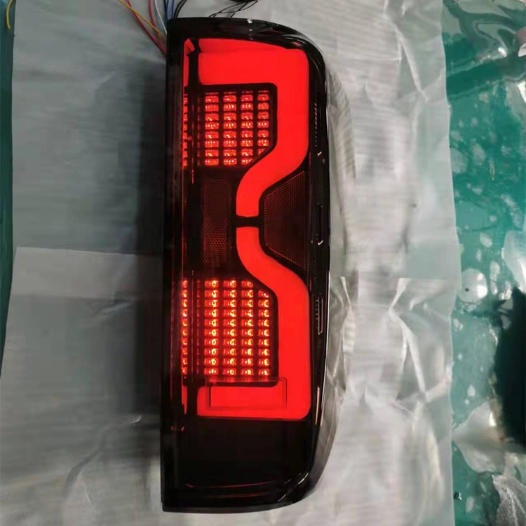 Factory Ford Ranger Taillights Taillights Tiwakọ ẹhin, Brake, Yiyipada, ati Tan Awọn imọlẹ ifihan agbara fun T6 T7 T8