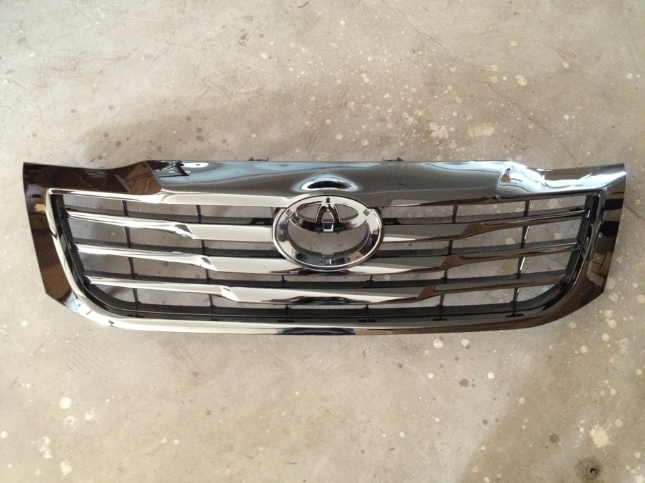 Chromowana osłona chłodnicy Toyota Hilux Vigo 2012 OEM 