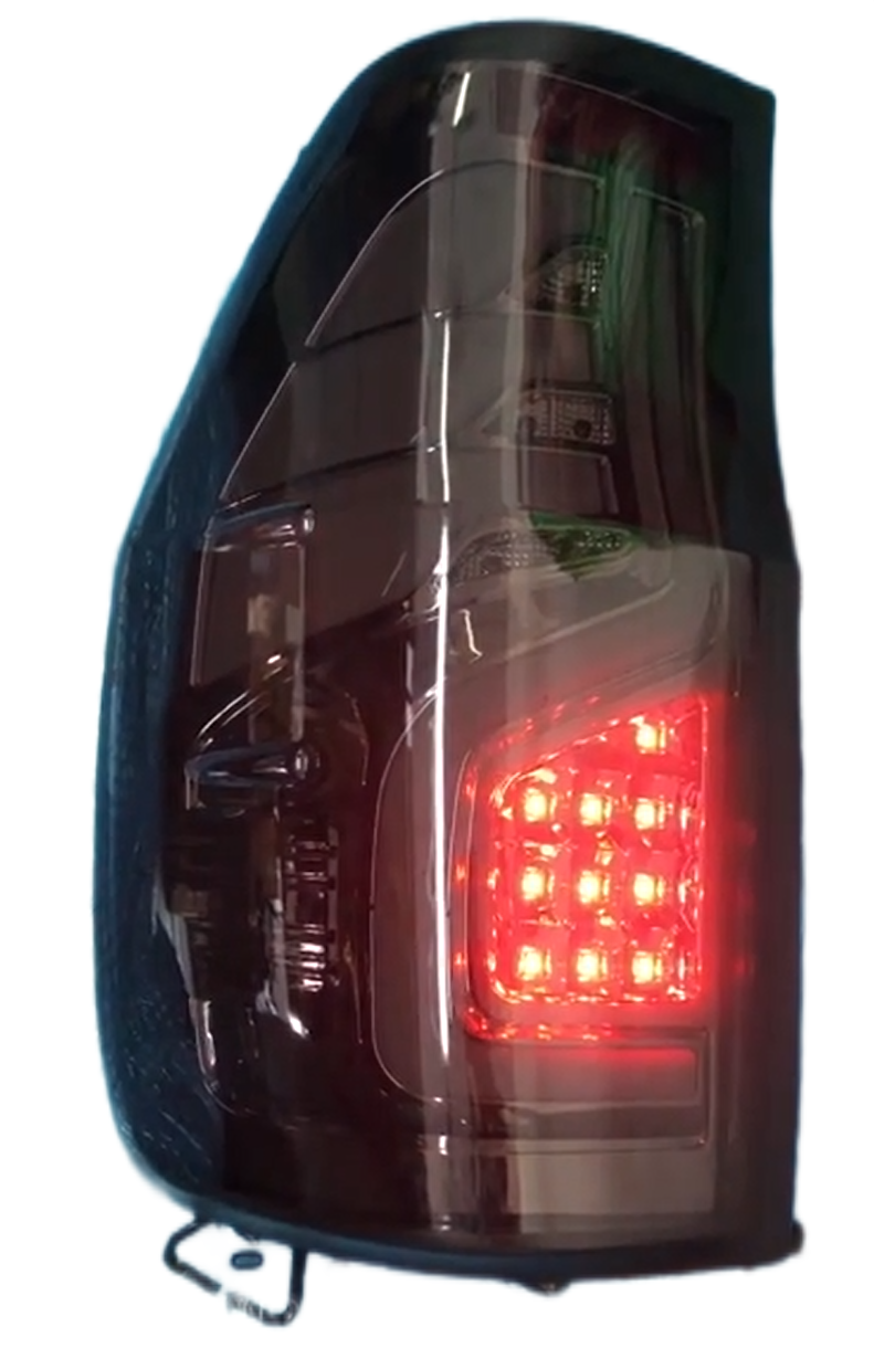 Presyo ng Pabrika Ford High-Quality Rear Driving, Brake, Reverse, at Turn Signal Lights para sa T6, T7, at T8 na mga Modelo