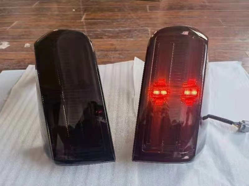 چراغ های عقب اصلاح شده قیمت کارخانه برای پیکاپ میتسوبیشی L200 2015+ 