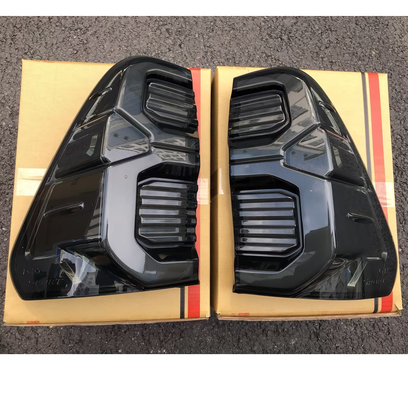 టయోటా హిలక్స్ పికప్ 2016 2020 GR స్మోక్/రెడ్ LED టెయిల్ ల్యాంప్ రియర్ లైట్ 