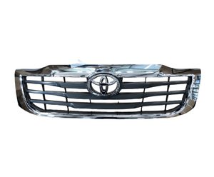 P&oacute;łchromowana kratka chłodnicy Toyota Hilux Vigo 2012 OEM 