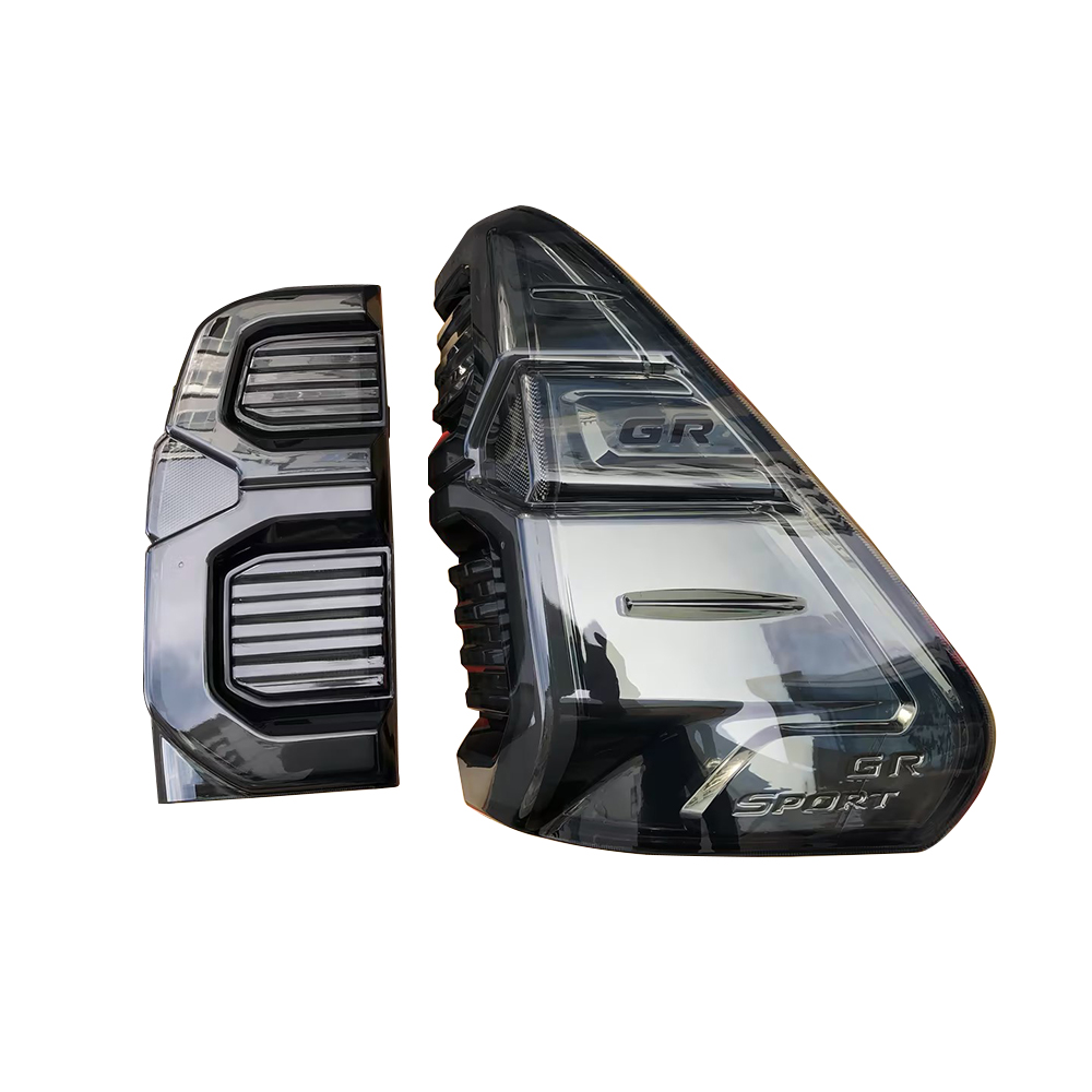 Toyota Hilux Pickup 2016 2020 GR Przydymiona/czerwona lampa tylna LED Tylne światło 