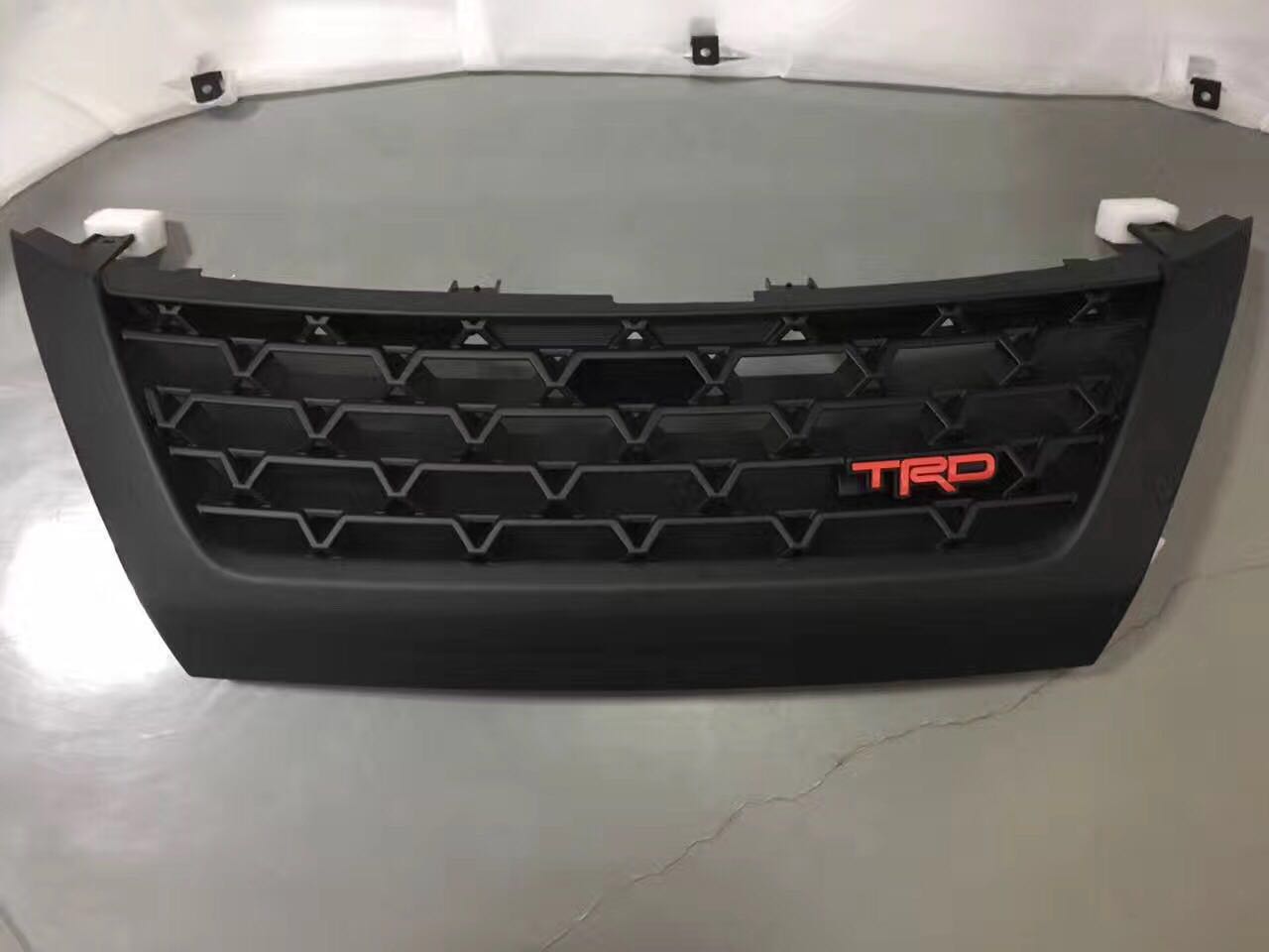 กระจังหน้าดัดแปลง Toyota Fortuner 2015 – สไตล์ TRD