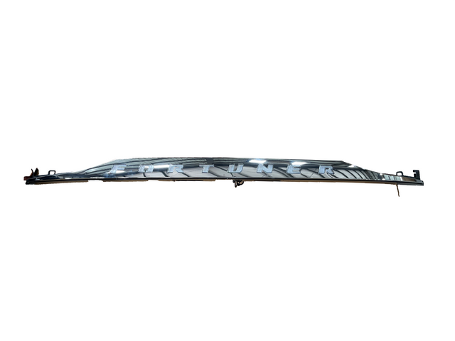 Guarnizione della portiera posteriore modificata Toyota Fortuner del 2015