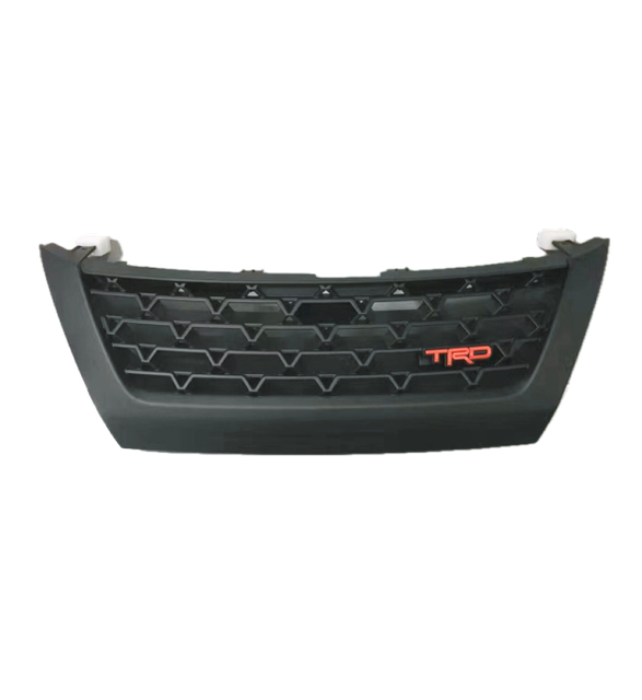 Мадыфікаваная пярэдняя рашотка радыятара Toyota Fortuner 2015 года – стыль TRD
