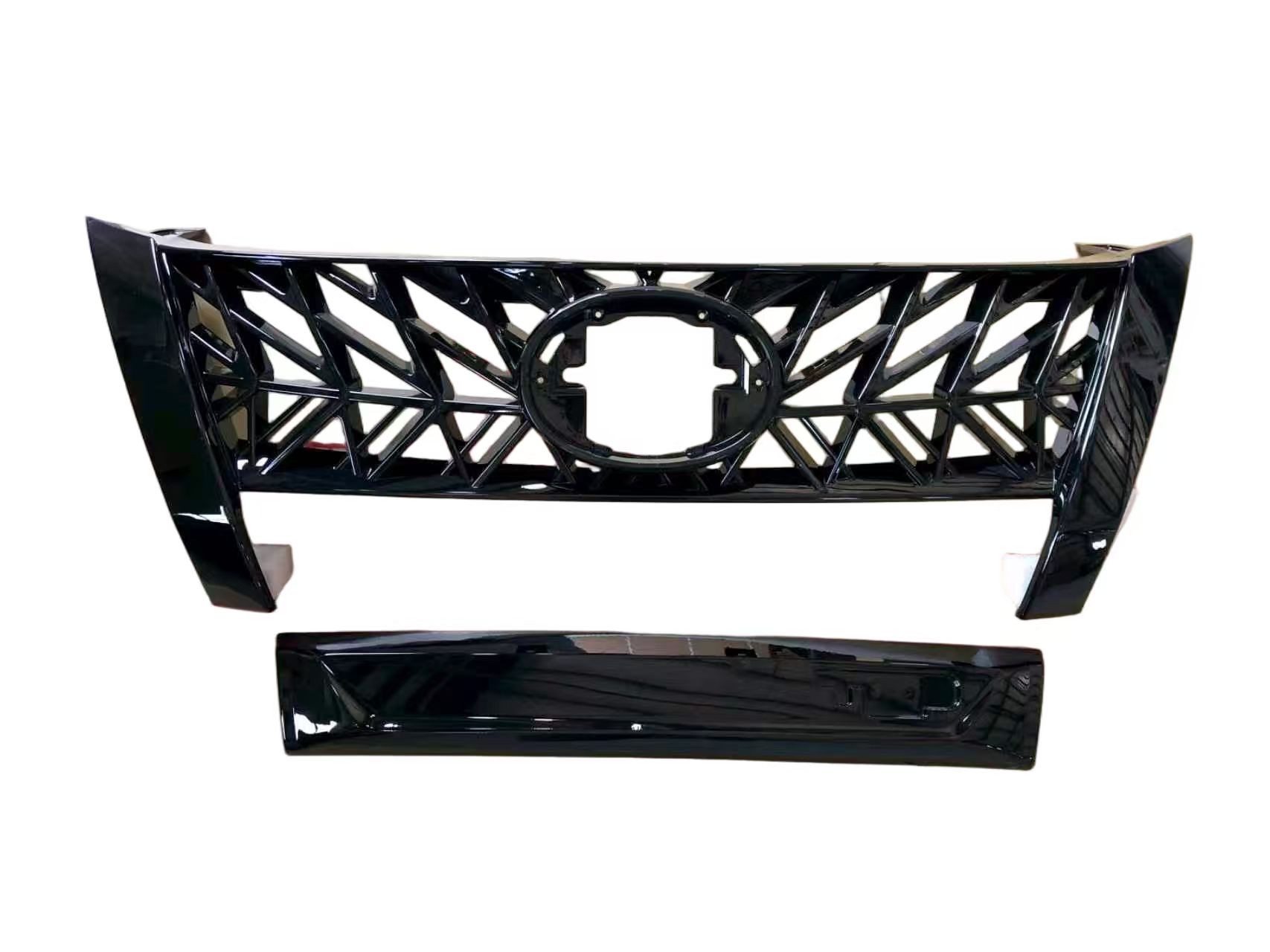 2015 Toyota Fortuner Modifizierter Frontgrill – geteiltes Design mit TRD-Logo